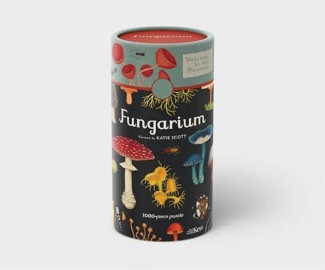 Katie Scott | PUSSEL FUNGARIUM 1000 BITAR